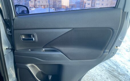 Mitsubishi Outlander III рестайлинг 3, 2012 год, 1 749 000 рублей, 15 фотография