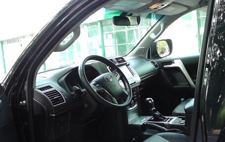 Toyota Land Cruiser Prado 150 рестайлинг 2, 2018 год, 7 600 000 рублей, 3 фотография