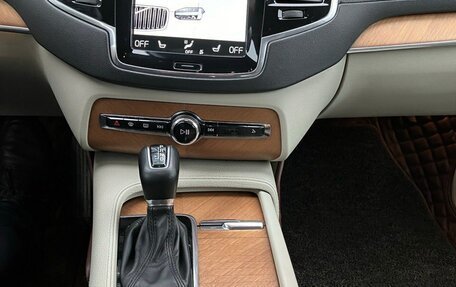 Volvo XC90 II рестайлинг, 2018 год, 3 300 000 рублей, 3 фотография