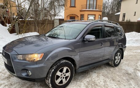 Mitsubishi Outlander III рестайлинг 3, 2011 год, 1 150 000 рублей, 2 фотография
