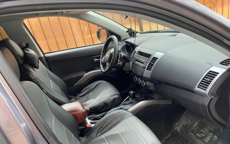 Mitsubishi Outlander III рестайлинг 3, 2011 год, 1 150 000 рублей, 13 фотография