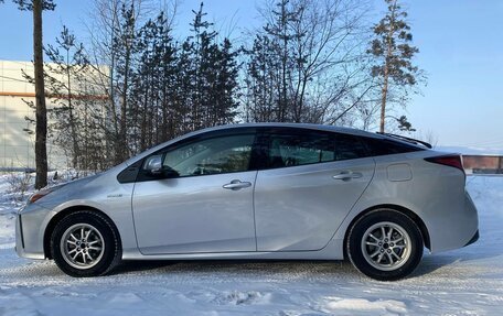 Toyota Prius IV XW50, 2019 год, 1 900 000 рублей, 9 фотография