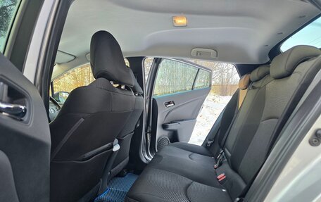 Toyota Prius IV XW50, 2019 год, 1 900 000 рублей, 14 фотография