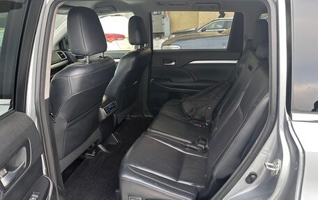 Toyota Highlander III, 2014 год, 3 000 000 рублей, 10 фотография