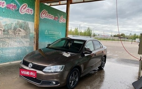 Volkswagen Jetta VI, 2012 год, 899 000 рублей, 3 фотография