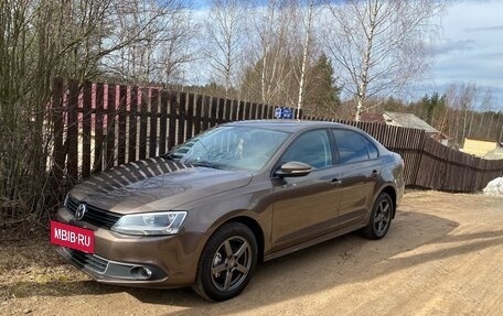 Volkswagen Jetta VI, 2012 год, 899 000 рублей, 2 фотография