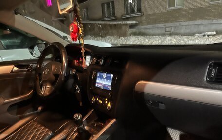 Volkswagen Jetta VI, 2012 год, 899 000 рублей, 23 фотография