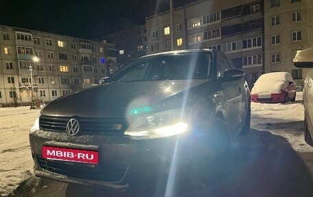 Volkswagen Jetta VI, 2012 год, 899 000 рублей, 20 фотография