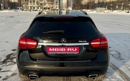 Mercedes-Benz GLA, 2019 год, 2 700 000 рублей, 3 фотография