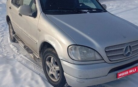 Mercedes-Benz M-Класс, 2000 год, 700 000 рублей, 1 фотография