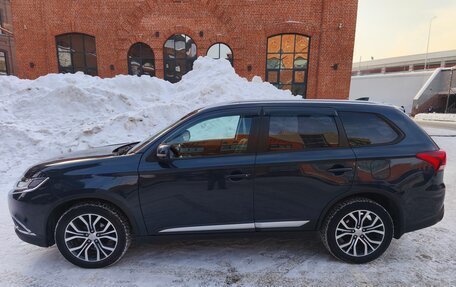 Mitsubishi Outlander III рестайлинг 3, 2018 год, 1 730 000 рублей, 6 фотография