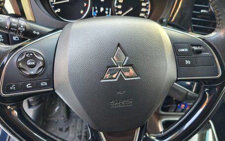 Mitsubishi Outlander III рестайлинг 3, 2018 год, 1 730 000 рублей, 17 фотография