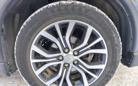 Mitsubishi Outlander III рестайлинг 3, 2018 год, 1 730 000 рублей, 8 фотография