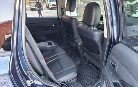 Mitsubishi Outlander III рестайлинг 3, 2018 год, 1 730 000 рублей, 12 фотография