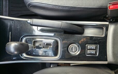 Mitsubishi Outlander III рестайлинг 3, 2018 год, 1 730 000 рублей, 14 фотография