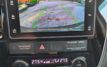 Mitsubishi Outlander III рестайлинг 3, 2018 год, 1 730 000 рублей, 13 фотография