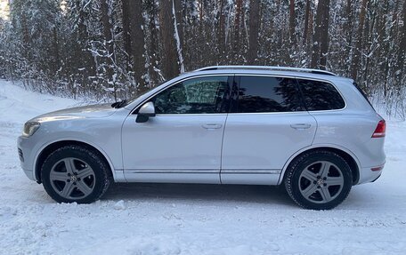 Volkswagen Touareg III, 2011 год, 1 680 000 рублей, 3 фотография