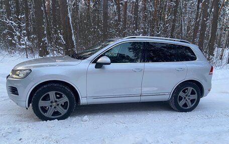 Volkswagen Touareg III, 2011 год, 1 680 000 рублей, 12 фотография