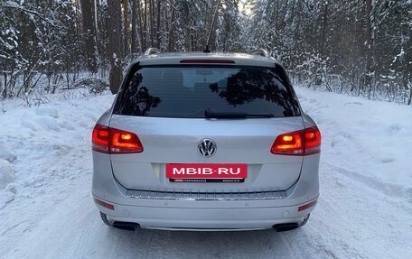 Volkswagen Touareg III, 2011 год, 1 680 000 рублей, 8 фотография