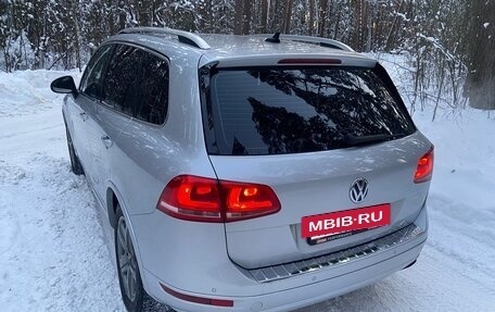 Volkswagen Touareg III, 2011 год, 1 680 000 рублей, 14 фотография