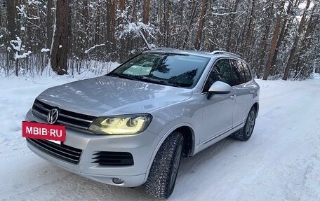 Volkswagen Touareg III, 2011 год, 1 680 000 рублей, 6 фотография
