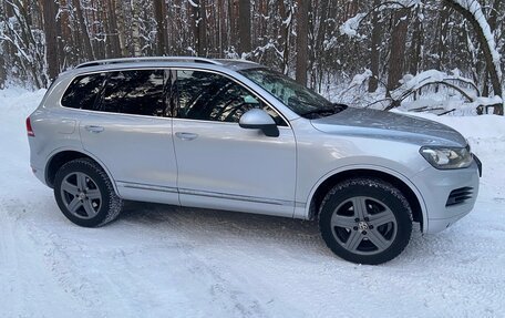 Volkswagen Touareg III, 2011 год, 1 680 000 рублей, 24 фотография