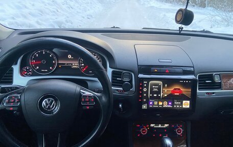 Volkswagen Touareg III, 2011 год, 1 680 000 рублей, 31 фотография