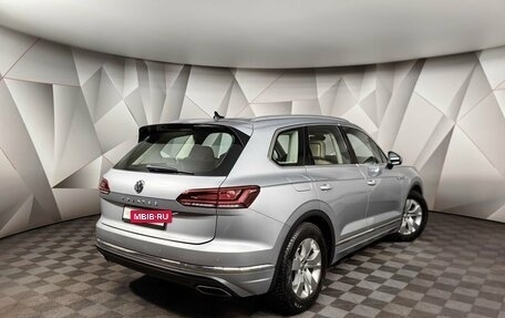 Volkswagen Touareg III, 2019 год, 5 240 000 рублей, 2 фотография