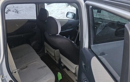 Toyota Ractis I, 2007 год, 490 000 рублей, 10 фотография