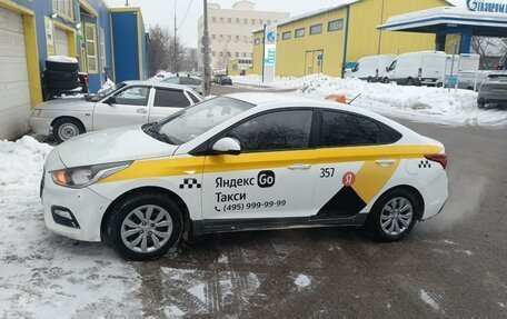 Hyundai Solaris II рестайлинг, 2019 год, 690 000 рублей, 1 фотография