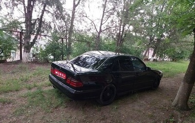 Mercedes-Benz E-Класс, 1999 год, 400 000 рублей, 1 фотография