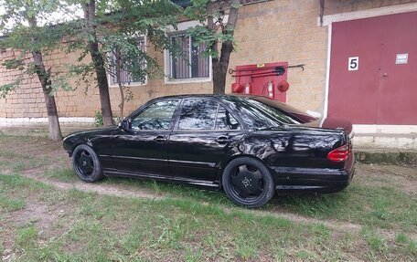 Mercedes-Benz E-Класс, 1999 год, 400 000 рублей, 2 фотография