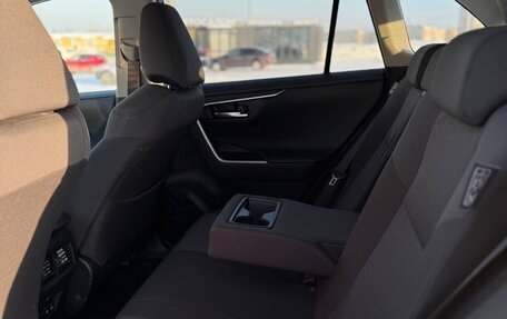 Toyota RAV4, 2020 год, 3 250 000 рублей, 10 фотография