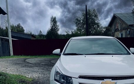 Chevrolet Cruze II, 2011 год, 930 000 рублей, 3 фотография