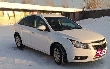 Chevrolet Cruze II, 2011 год, 930 000 рублей, 4 фотография
