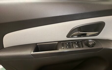 Chevrolet Cruze II, 2011 год, 930 000 рублей, 21 фотография