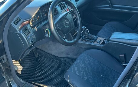 Mercedes-Benz E-Класс, 1998 год, 400 000 рублей, 8 фотография