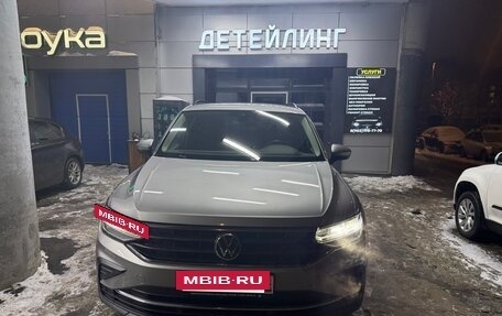 Volkswagen Tiguan II, 2021 год, 3 200 000 рублей, 12 фотография