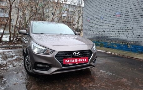 Hyundai Solaris II рестайлинг, 2018 год, 830 000 рублей, 2 фотография