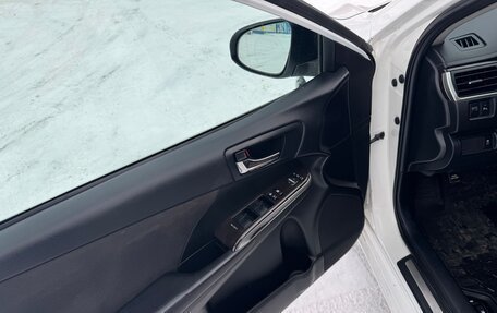 Toyota Camry, 2017 год, 2 000 000 рублей, 7 фотография