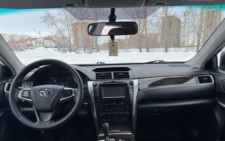 Toyota Camry, 2017 год, 2 000 000 рублей, 9 фотография