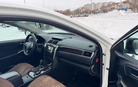 Toyota Camry, 2017 год, 2 000 000 рублей, 11 фотография