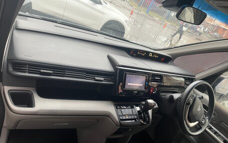 Honda Stepwgn IV, 2017 год, 1 720 000 рублей, 8 фотография