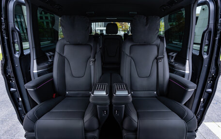 Mercedes-Benz V-Класс, 2025 год, 14 300 000 рублей, 28 фотография
