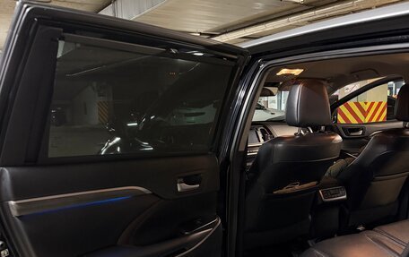 Toyota Highlander III, 2017 год, 3 100 000 рублей, 14 фотография