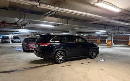 Toyota Highlander III, 2017 год, 3 100 000 рублей, 21 фотография