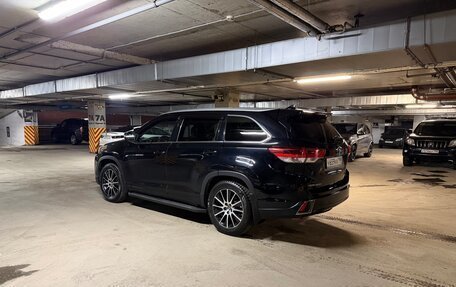 Toyota Highlander III, 2017 год, 3 100 000 рублей, 19 фотография