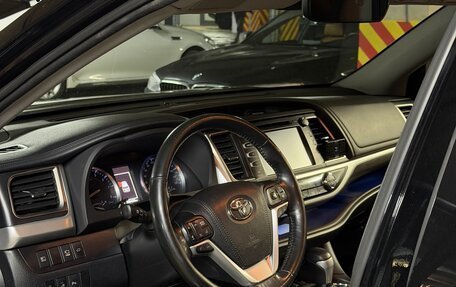 Toyota Highlander III, 2017 год, 3 100 000 рублей, 22 фотография