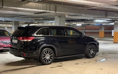 Toyota Highlander III, 2017 год, 3 100 000 рублей, 3 фотография