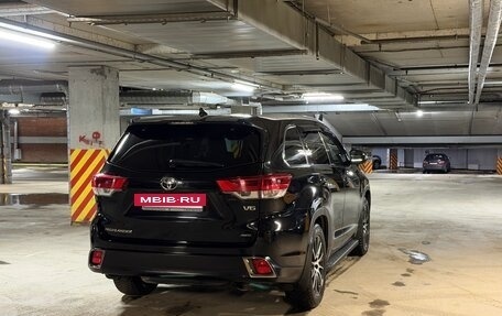 Toyota Highlander III, 2017 год, 3 100 000 рублей, 6 фотография